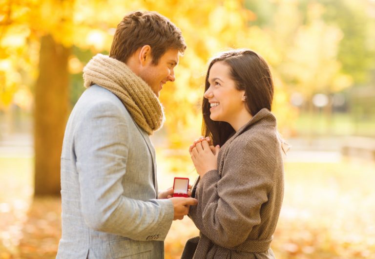 man proposing to his girlfriend