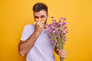 man allergic to pollen