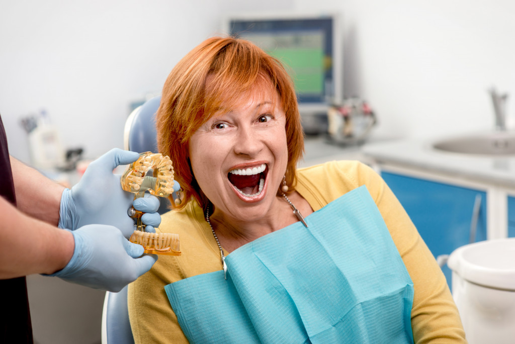 a smature woman for dentures fitting